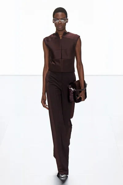Look 9